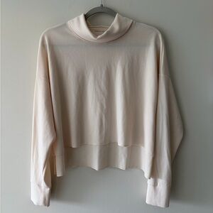 American Eagle Outfitters Light Cream Turtleneck shirt